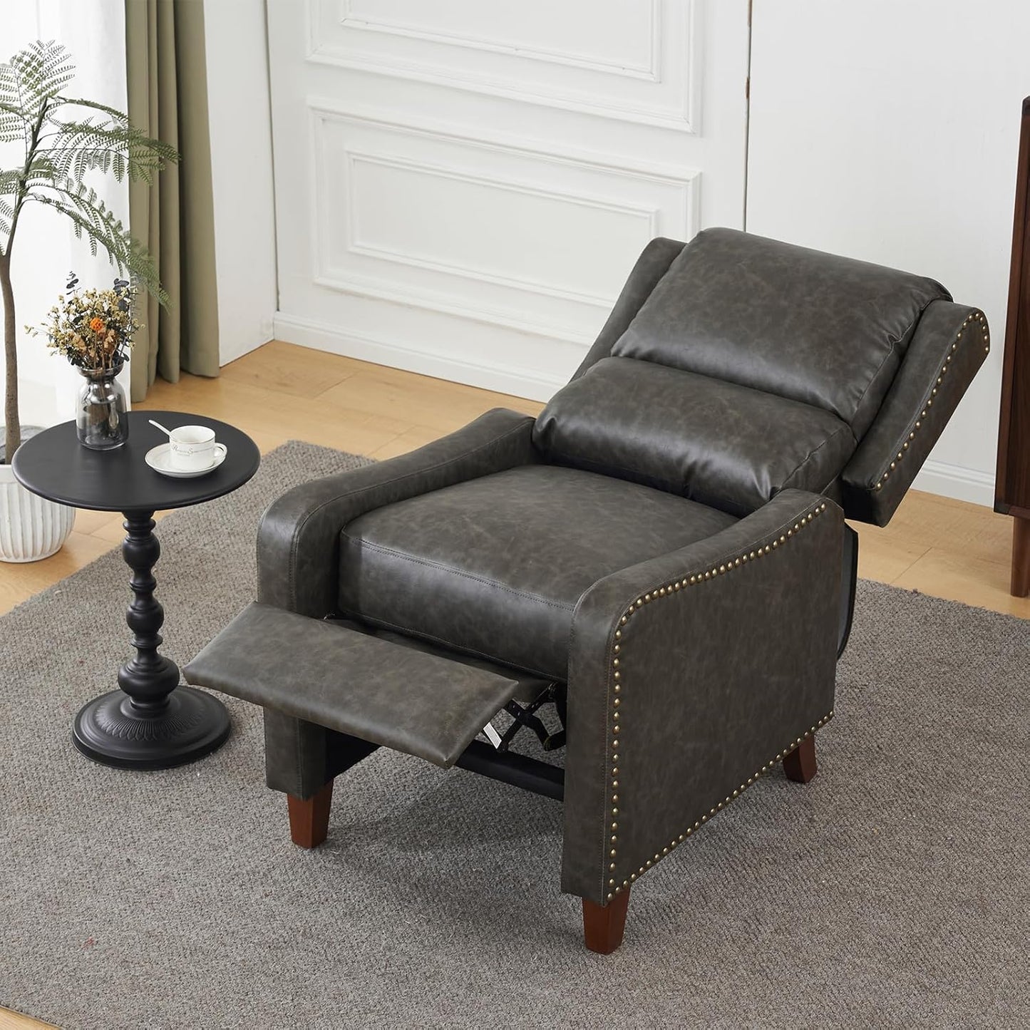 PU Leather Pushback Recliner Chair