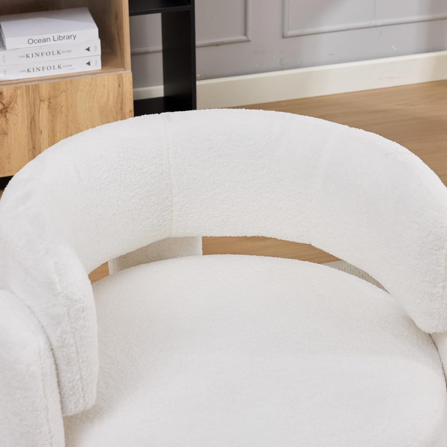Barrel Accent Chair for Living Room, Upholstered Teddy Velvet Barrel Armchair